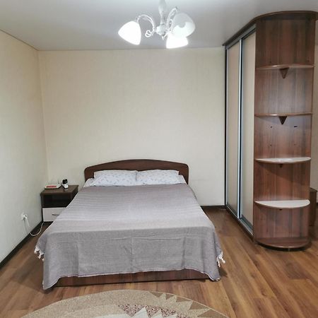 1 Комн Апартаменты В Центре Рядом С Парком Kostanay Ngoại thất bức ảnh