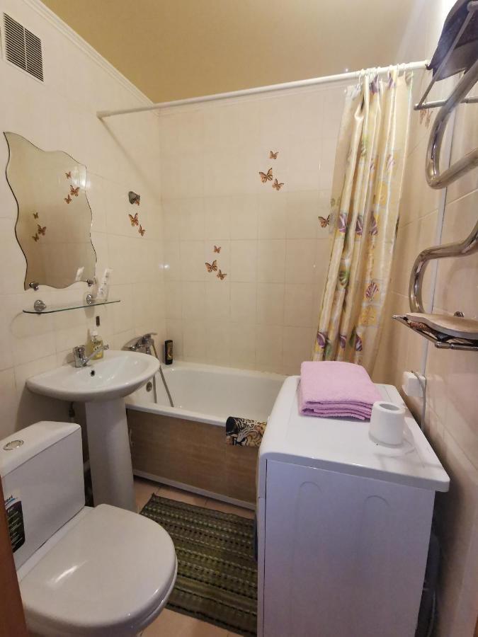 1 Комн Апартаменты В Центре Рядом С Парком Kostanay Ngoại thất bức ảnh