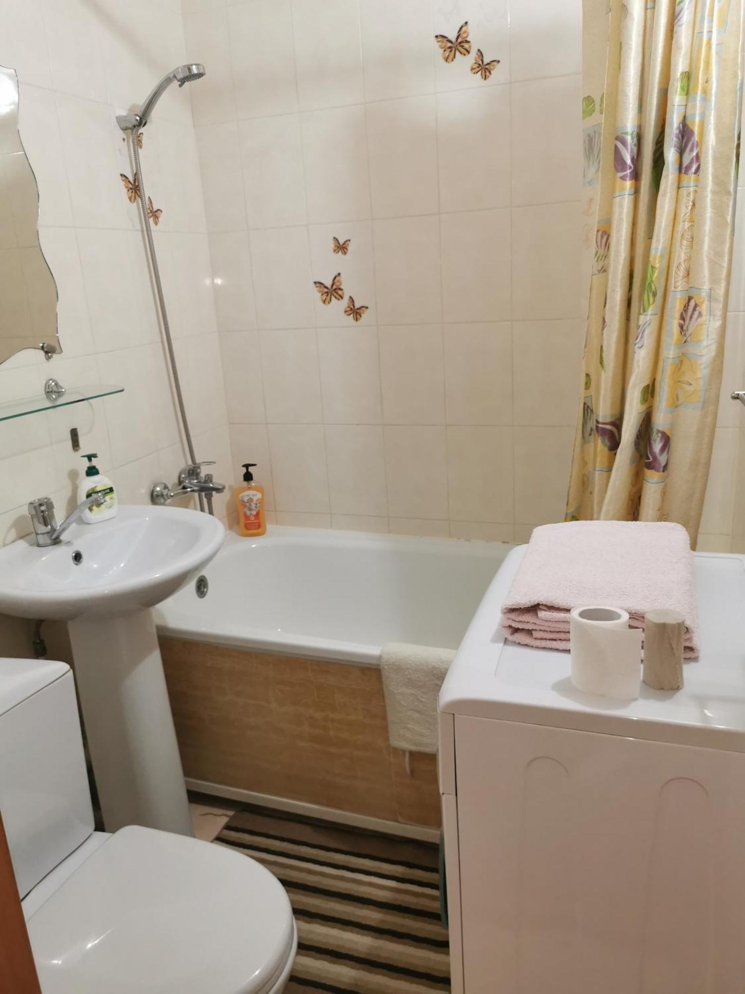 1 Комн Апартаменты В Центре Рядом С Парком Kostanay Ngoại thất bức ảnh